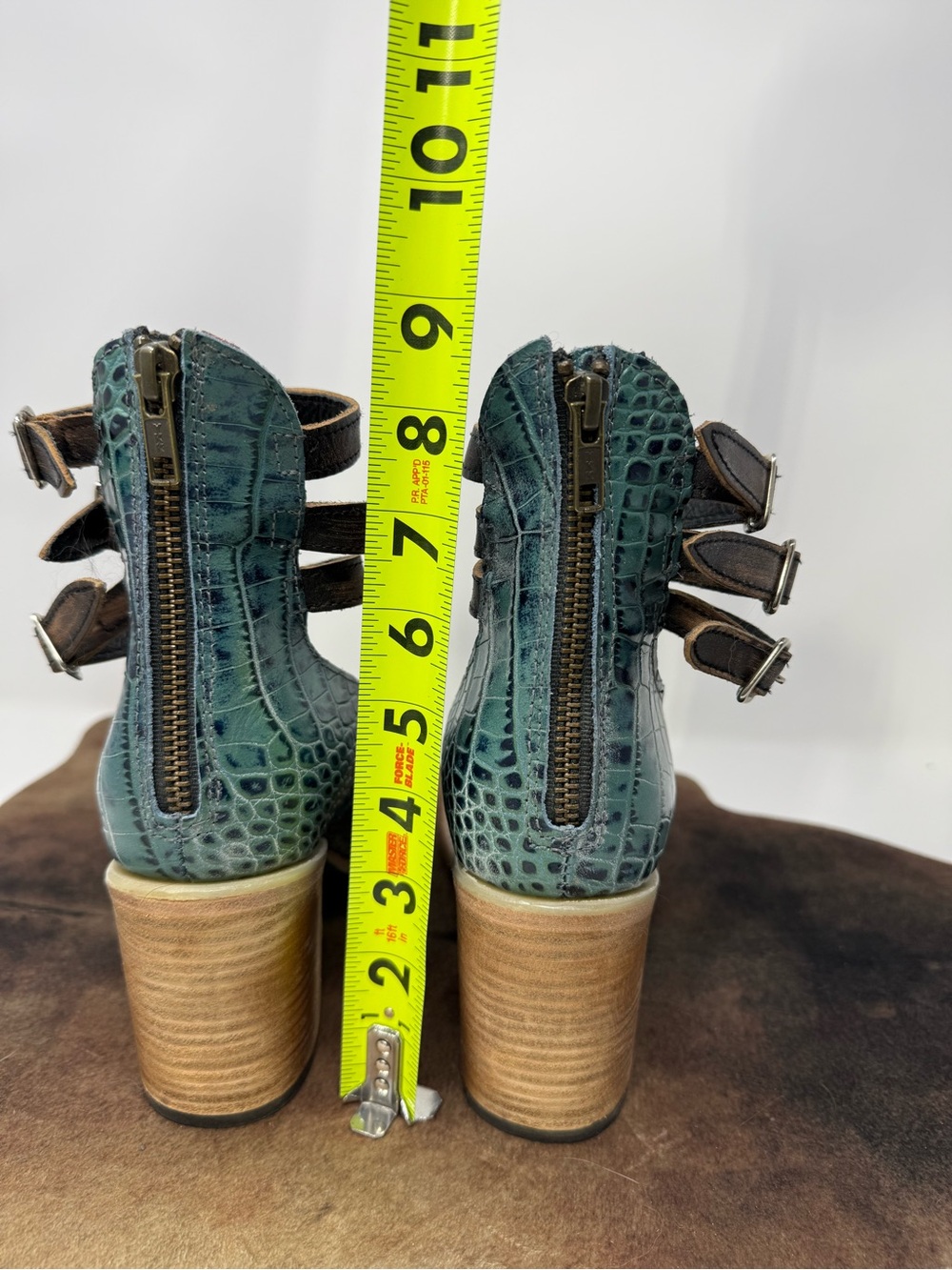 EUC freebird Teal Croc-Embossed Ankle-Strap Heels sz 10 (EDLNKI) - Picture 5 of 8